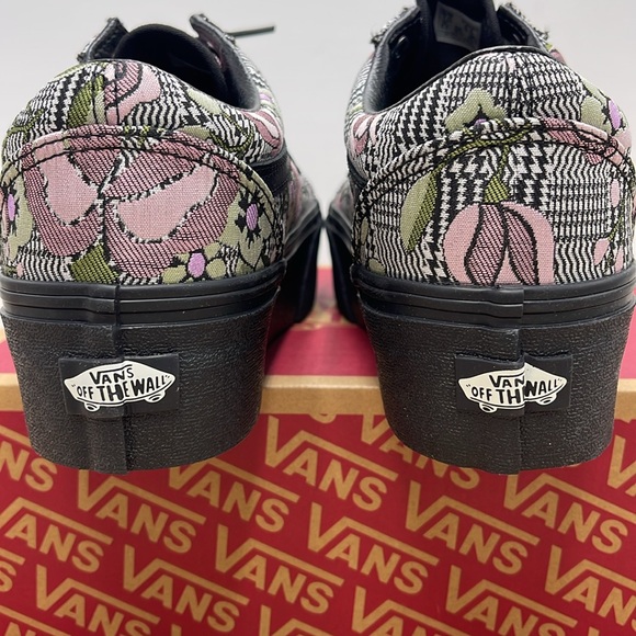 Vans WMNS Old Skool Stackform Tapestry Floral Black VN0009PZBM8
Platforms Snkrs - Picture 13 of 16